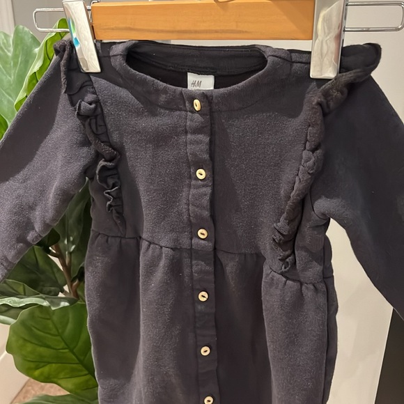 H&M | Long-Sleeved Jumpsuit - Picture 3 of 6